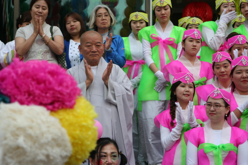 ұ 2560(2016) óԿų