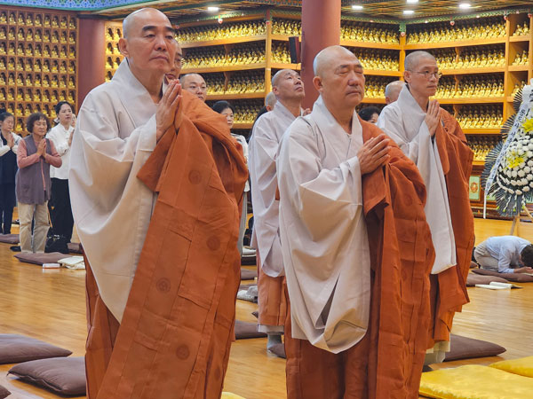  (  ) 5ֱ ߸ٷ (ϻ  2025 10 3)