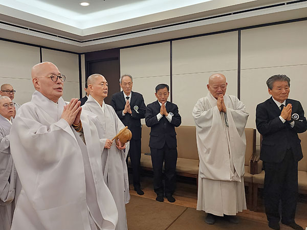 �ѹ����� ���콺�� ����� ȸ�� ���콺�� ��ģ ͺ�̺��� ����� ����(2026�� 3��20��)